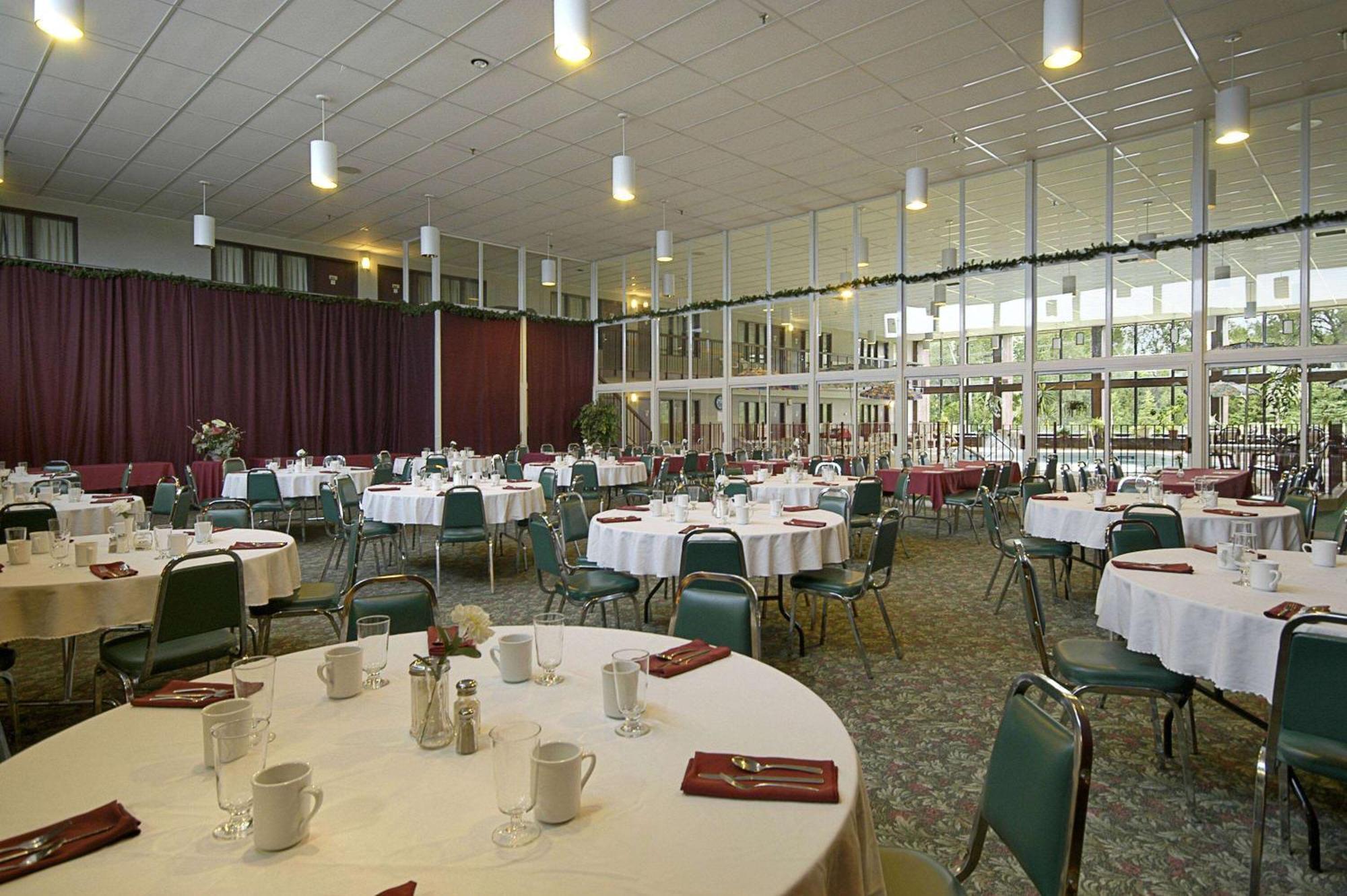 Howard Johnson By Wyndham Portage La Prairie Ngoại thất bức ảnh