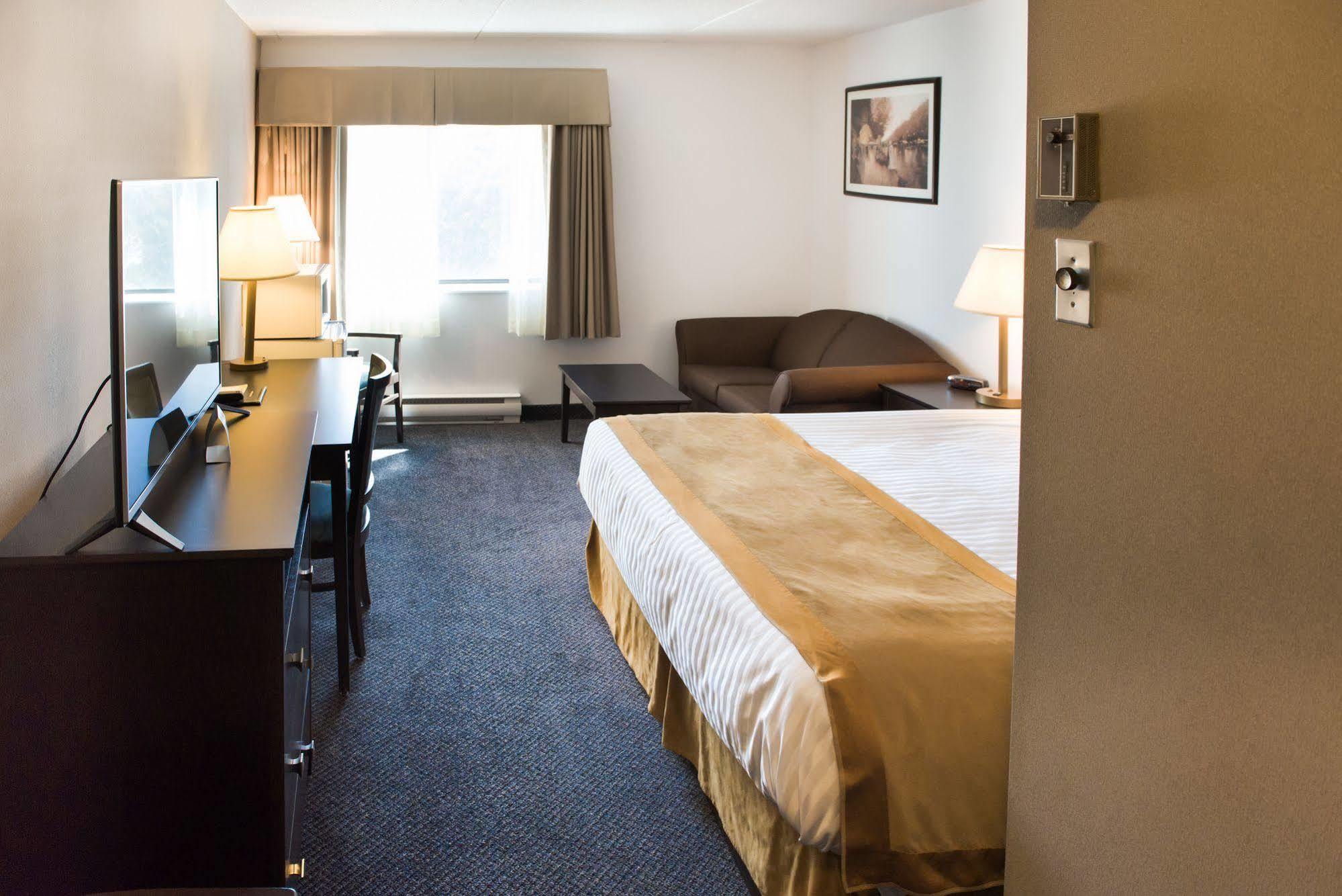 Howard Johnson By Wyndham Portage La Prairie Ngoại thất bức ảnh