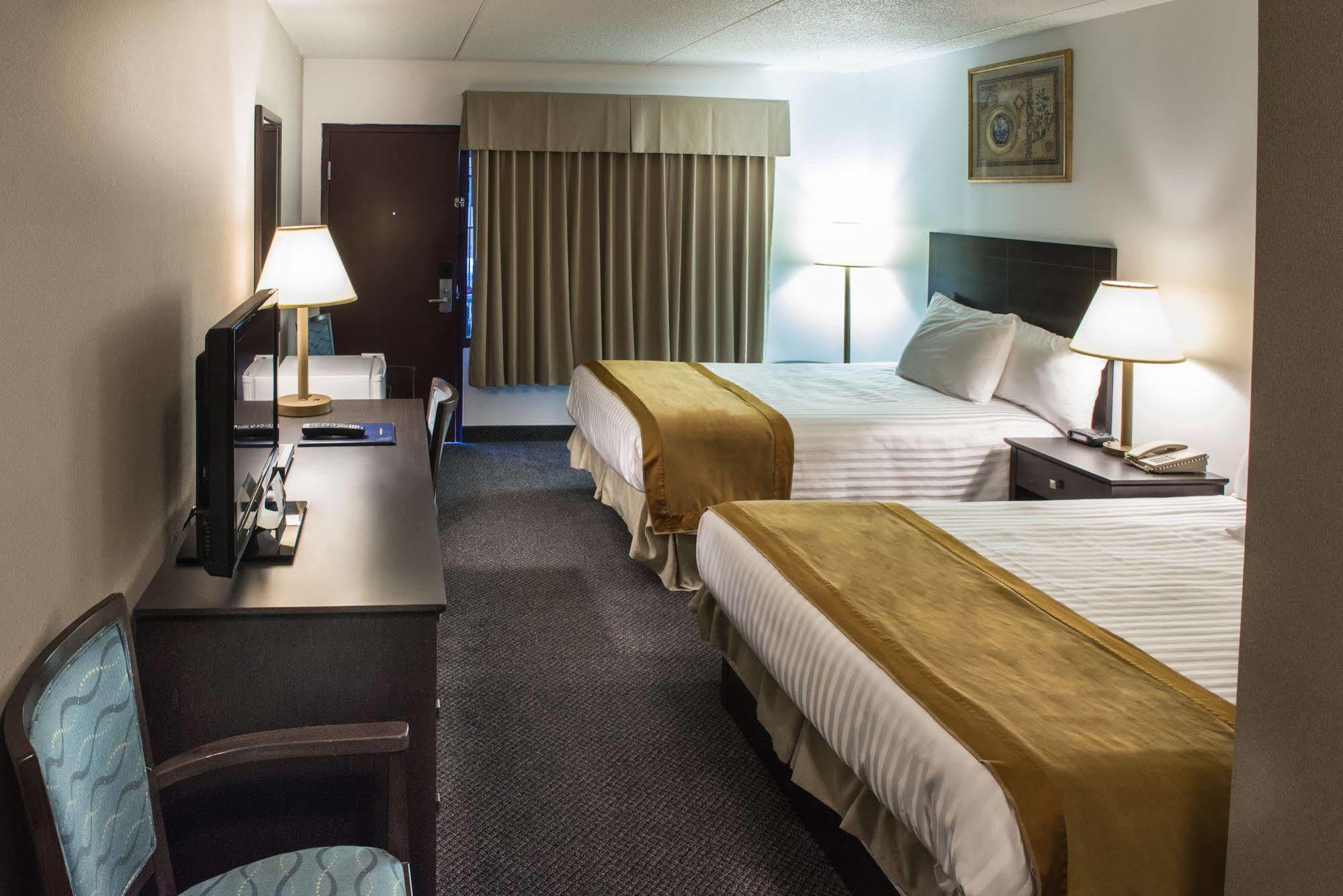 Howard Johnson By Wyndham Portage La Prairie Ngoại thất bức ảnh